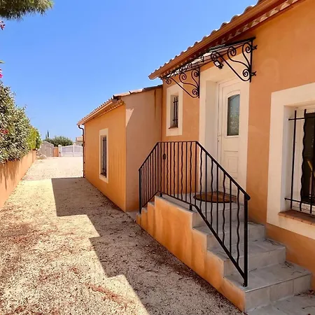 De Charme - So Chic So Romantic