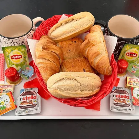 De Charme - So Chic So Romantic לינה וארוחת בוקר Bellegarde (Gard)