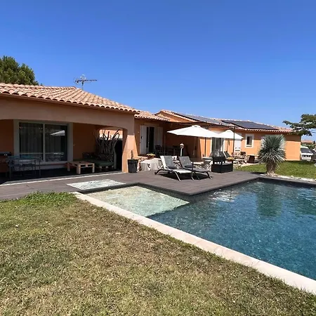 לינה וארוחת בוקר De Charme - So Chic So Romantic Bellegarde (Gard)